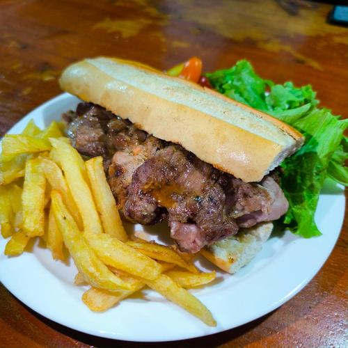 SANDWICH DE BONDIOLA